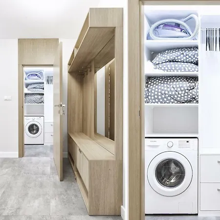 Charming And Bright Apartment, 아파트 포즈난